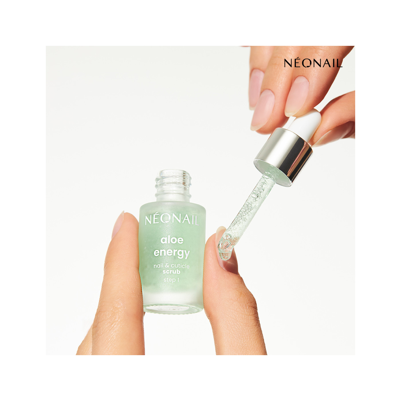 Nawilżający peeling do sk&oacute;rek i paznokci &ndash; Aloe Energy Nail and Cuticle Scrub 6,5 ml
