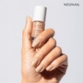 Beżowy lakier klasyczny ze złotymi drobinami: Sunkissed Glow Beige &ndash; rozświetlone paznokcie