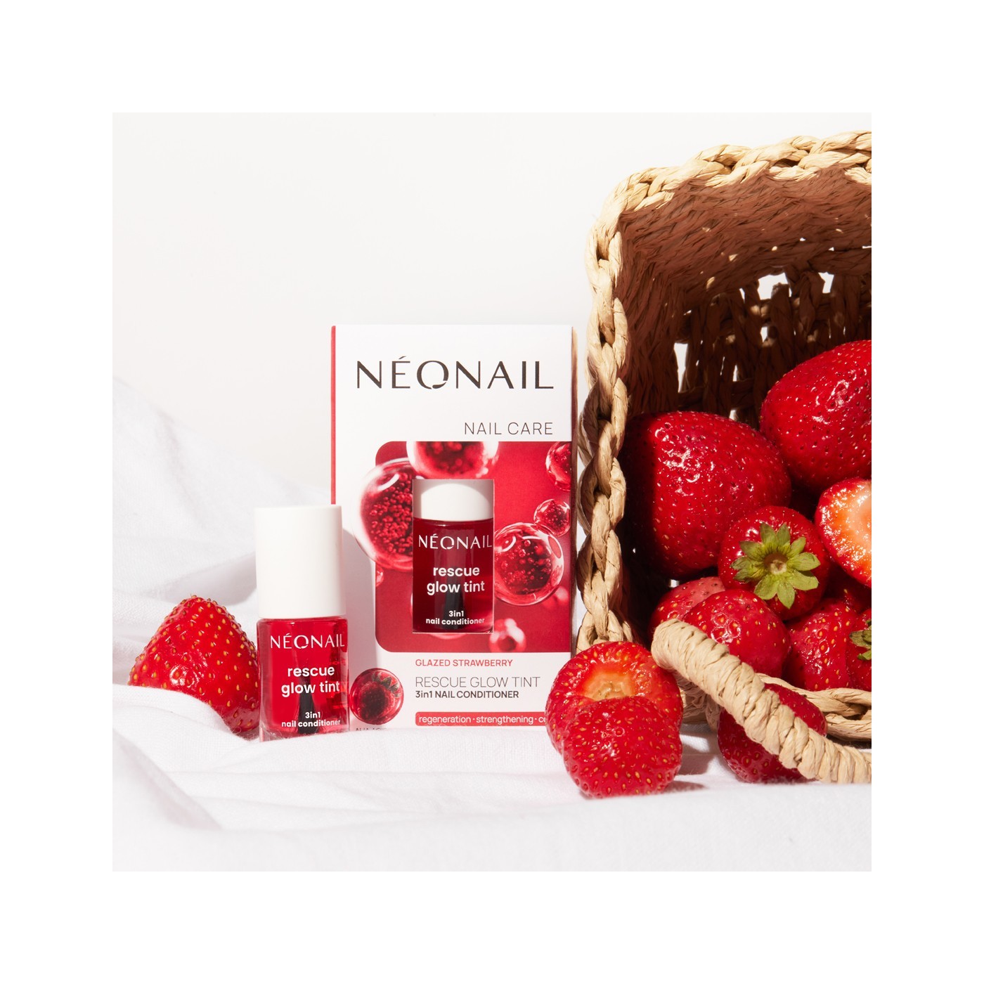 Regenerująca odżywka do paznokci Rescue Glow Tint Glazed Strawberry – truskawkowy odcień Regenerująca odżywka do paznokci Rescue Glow Tint Glazed Strawberry – truskawkowy odcień