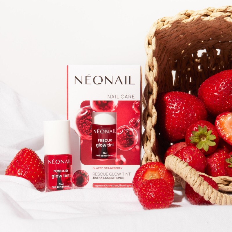 Regenerująca odżywka do paznokci Rescue Glow Tint Glazed Strawberry – truskawkowy odcień Regenerująca odżywka do paznokci Rescue Glow Tint Glazed Strawberry – truskawkowy odcień