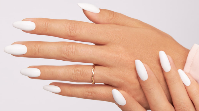 Minimalizm w manicure hybrydowym – potrzebujesz tylko 7 produktów